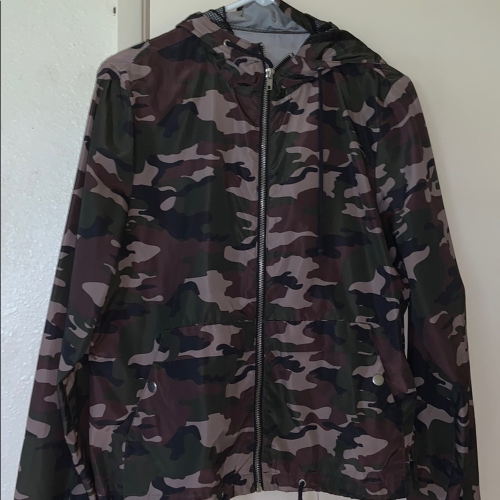Camouflage windbreaker